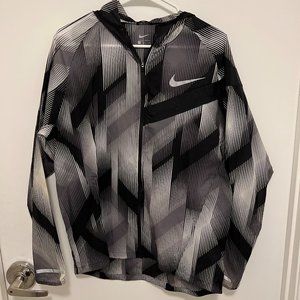 Nike Mens Running Lightweight Windbreaker Pullover - Medium